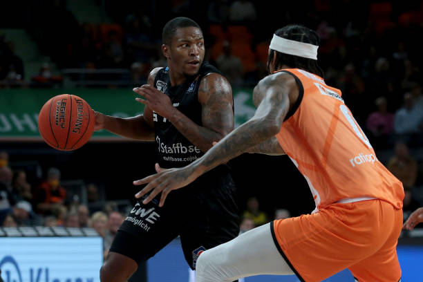 皇马的右后 皇马的右后