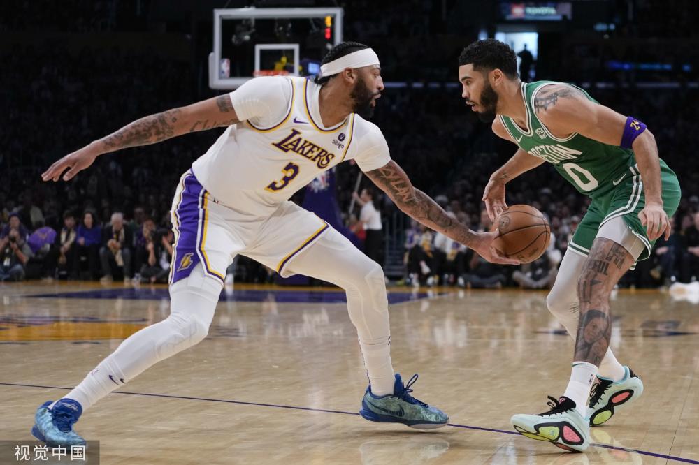 他利用身高 他利用身高